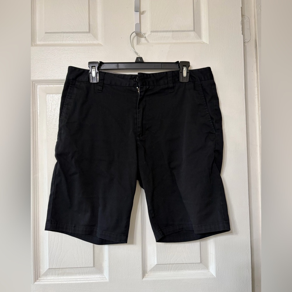 Slim Chico Women’s Black Walking Shorts